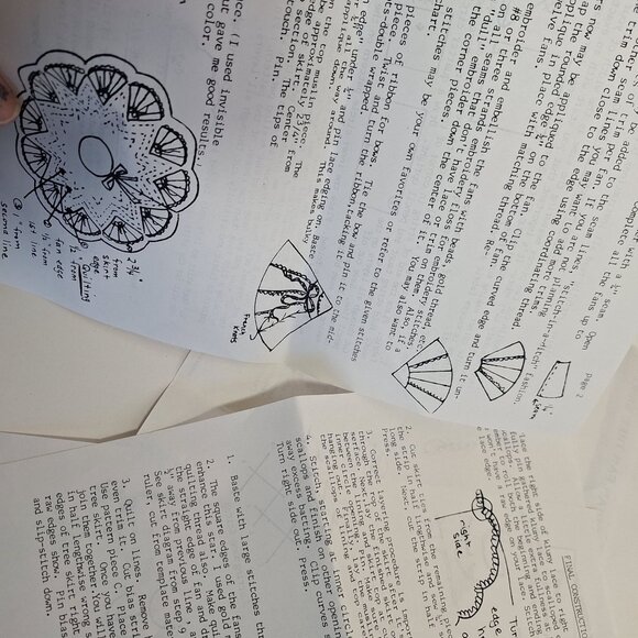 Victorian Fan Tree Skirt Pattern Complete Sewing Instructions 1985 Susan Bartlet - Picture 6 of 7